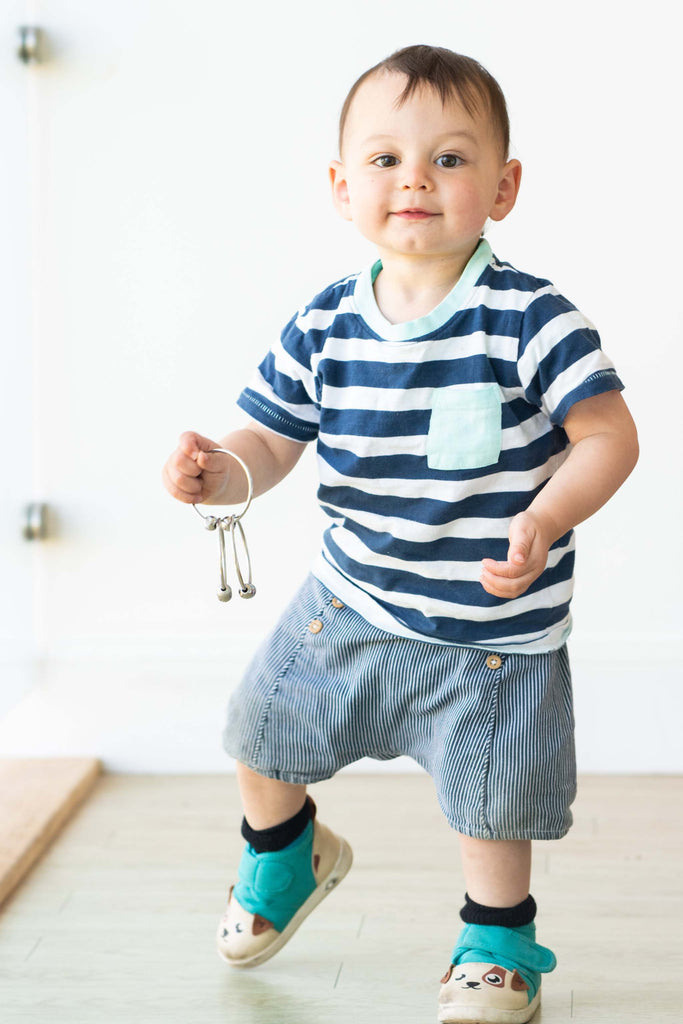 Introducing a Teething Toy to Your Baby: A Quick and Easy Guide